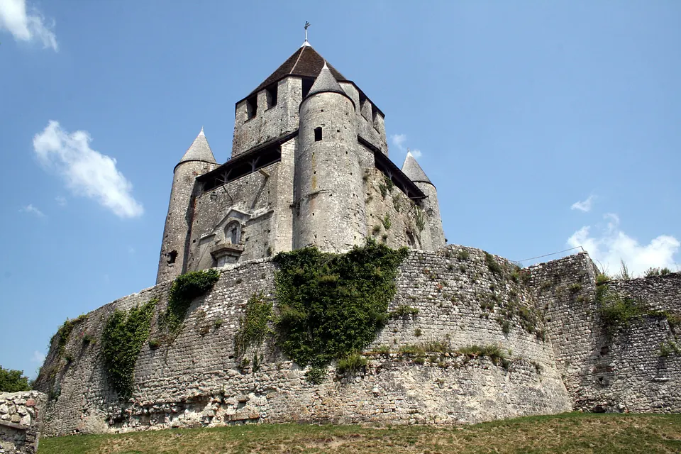 Tour César à Provins