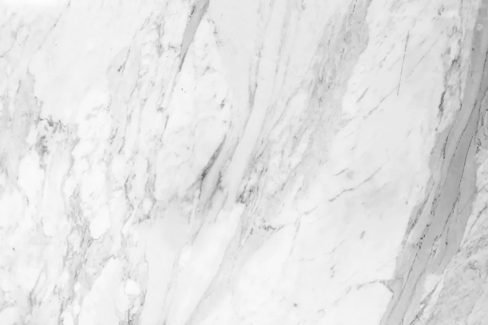 Mur en marbre blanc veiné