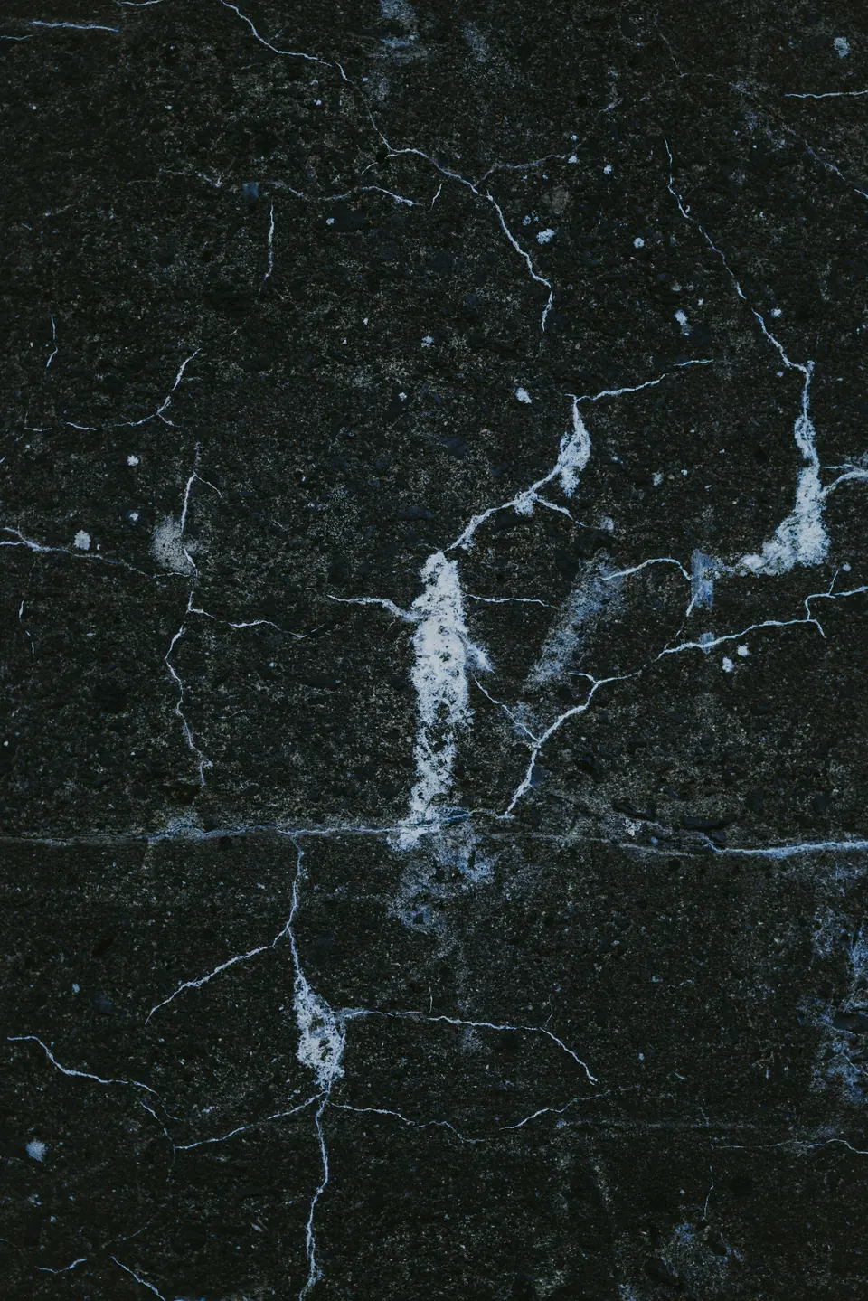 Marbre noir veiné de type Nero Marquina